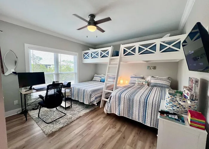 Family-friendly House With Resort-style Amenities In Holiday home