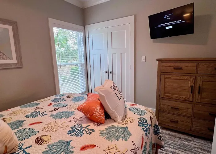 Family-friendly House With Resort-style Amenities In *