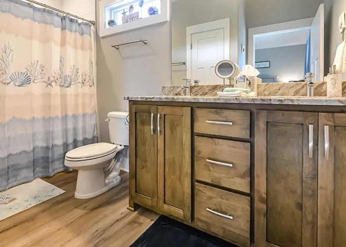 Family-friendly House With Resort-style Amenities In